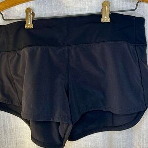 Lululemon Speed Up, 2.5” inseam, size 6, EUC